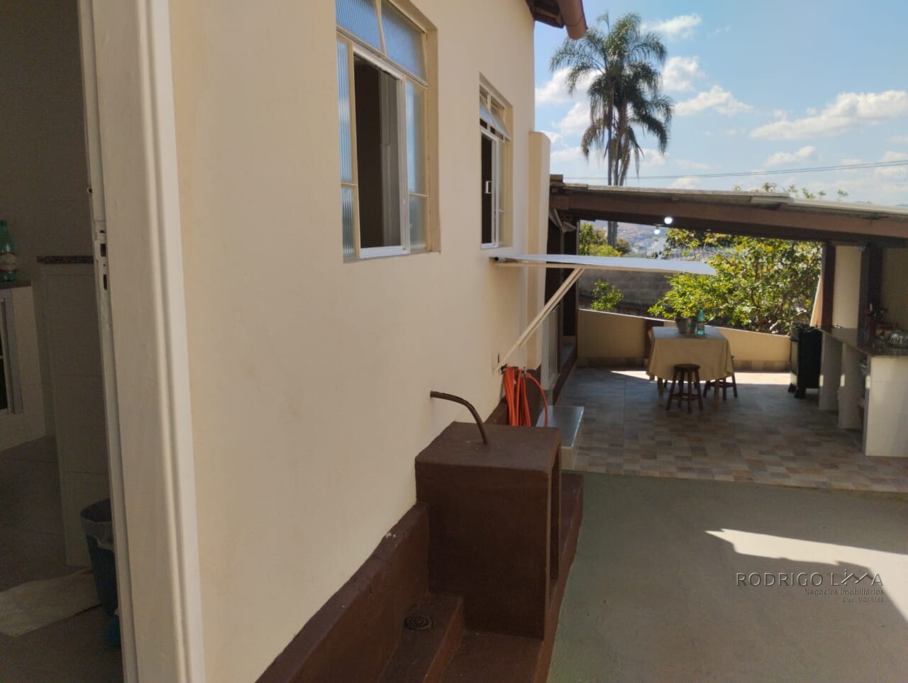 Casa para venda em São Lourenço - MG.