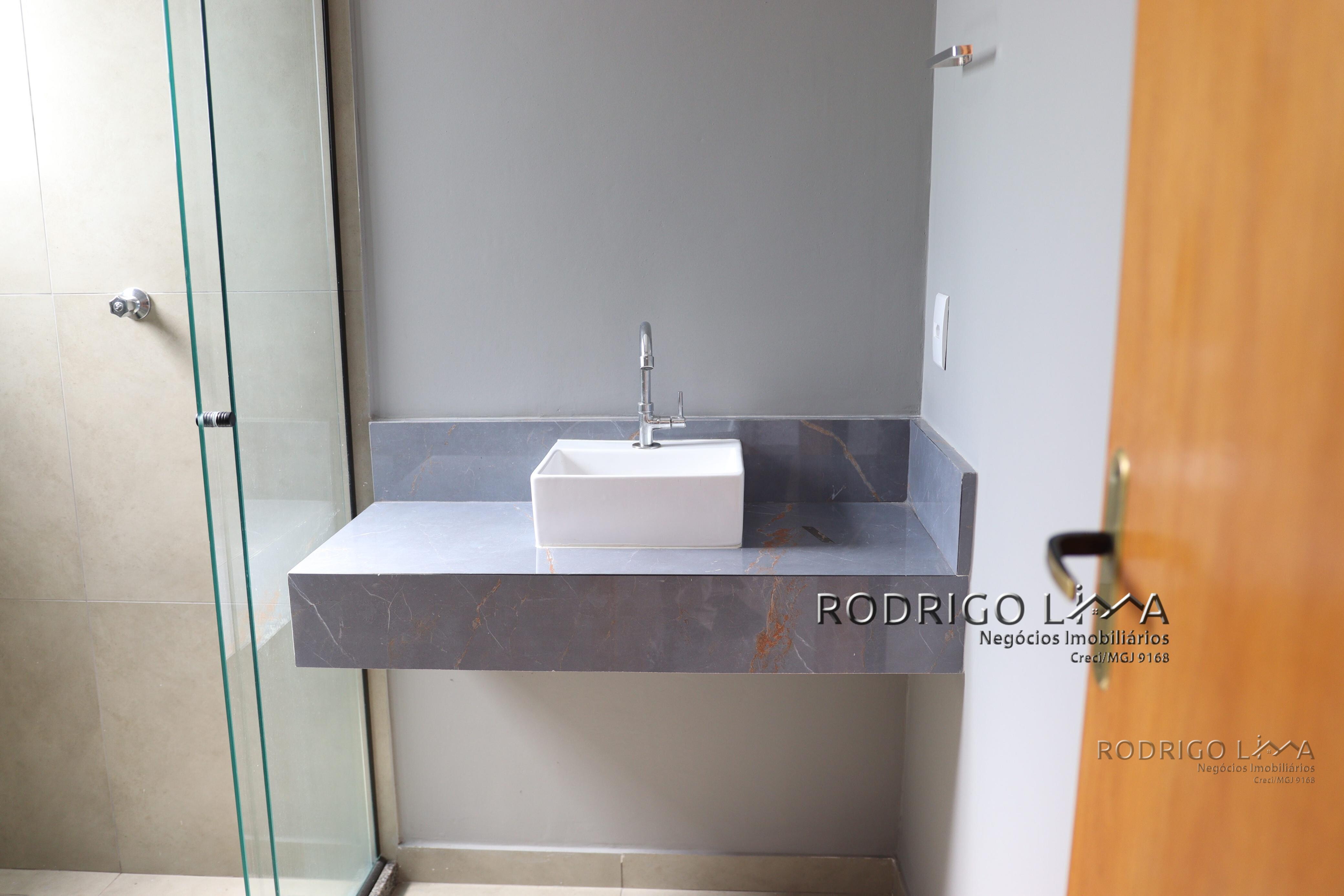 Linda casa para venda em São Lourenço - MG.