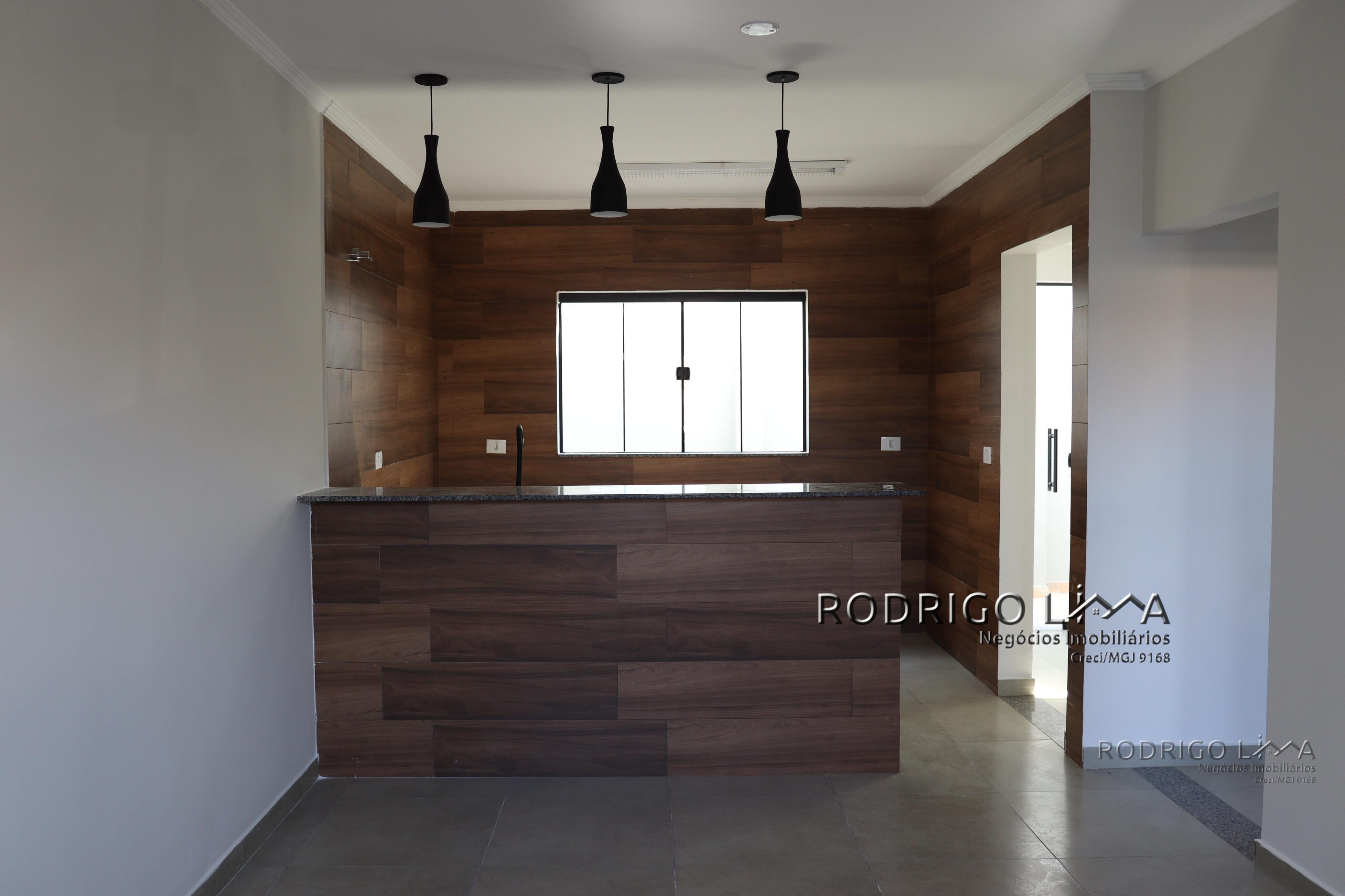 Linda casa para venda em São Lourenço - MG.