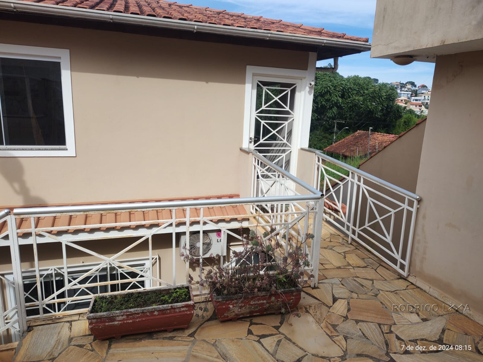 Lindo sobrado para venda em São Lourenço MG