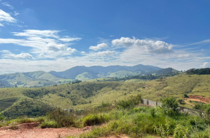 Sobrado para venda em São Lourenço - MG.