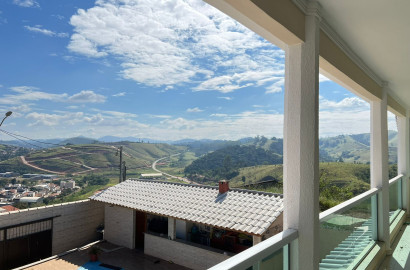 Sobrado para venda em São Lourenço - MG.